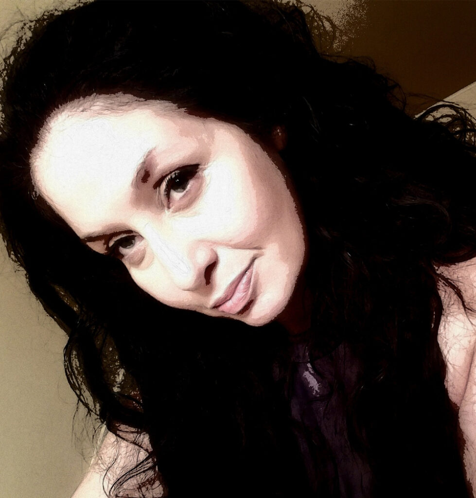 Cropped-Vivian Lark